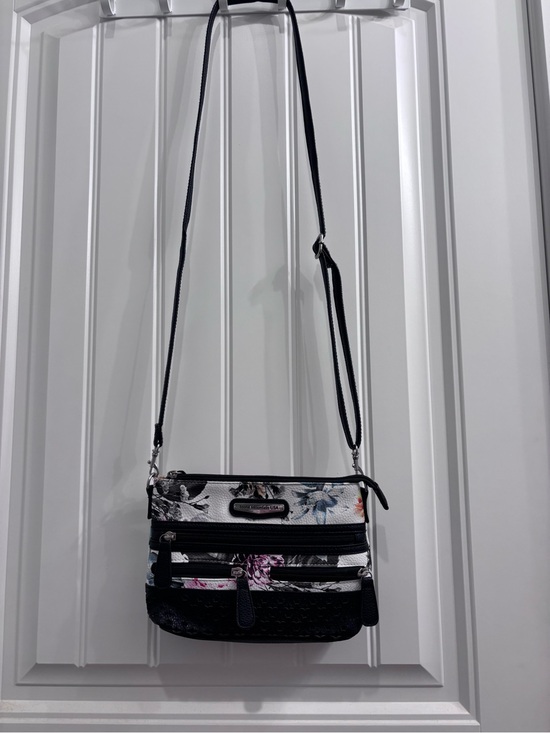 Stone Mountain Accessories Handbags - Stone Mountain Crossbody Floral-Print Women's Bag in Black and White
